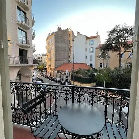 Apartment Studio Centre Le Raphael